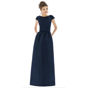 💙Cap Sleeve Alfred Sung Full long Gown size large NWOT navy blue